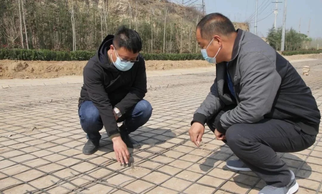 导致格栅板的外观是什么原因造成的变形？