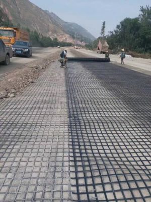 钢塑土工格栅的使用与传统建筑材料的区别